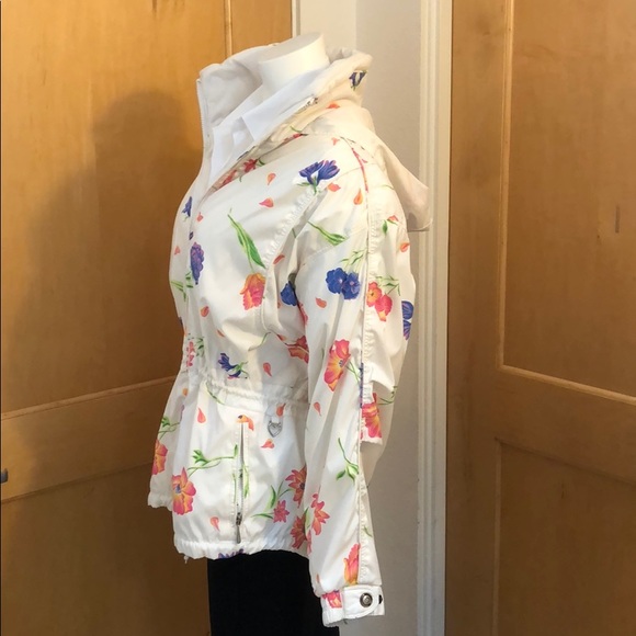 Woman’s Obermeywe Ski Jacket - Picture 2 of 7